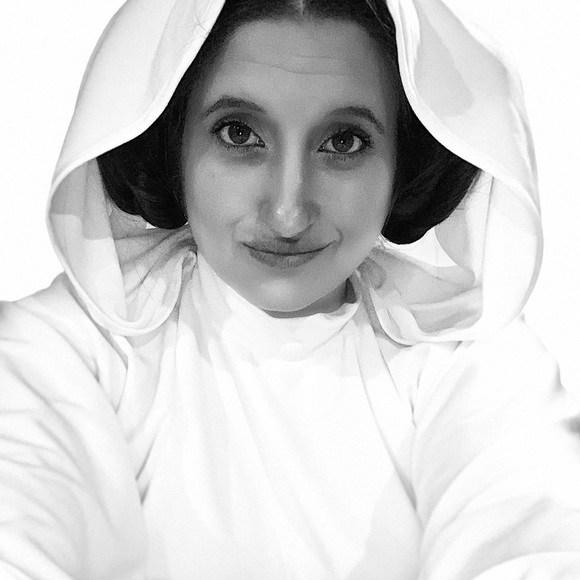 Meet your Posher, Theresa - Picture 2 of 3